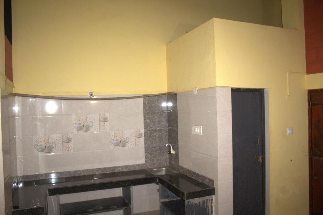 Surya Guest House Гокарна Экстерьер фото